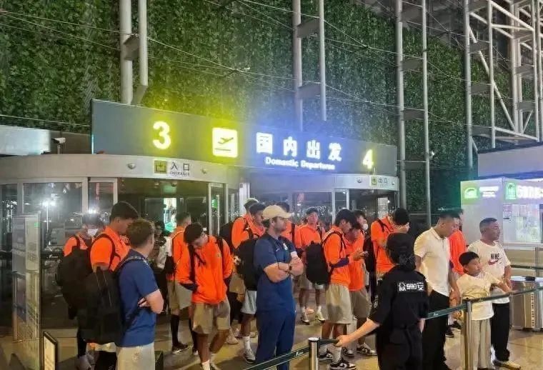 下半时却倒, 少一人的深, com