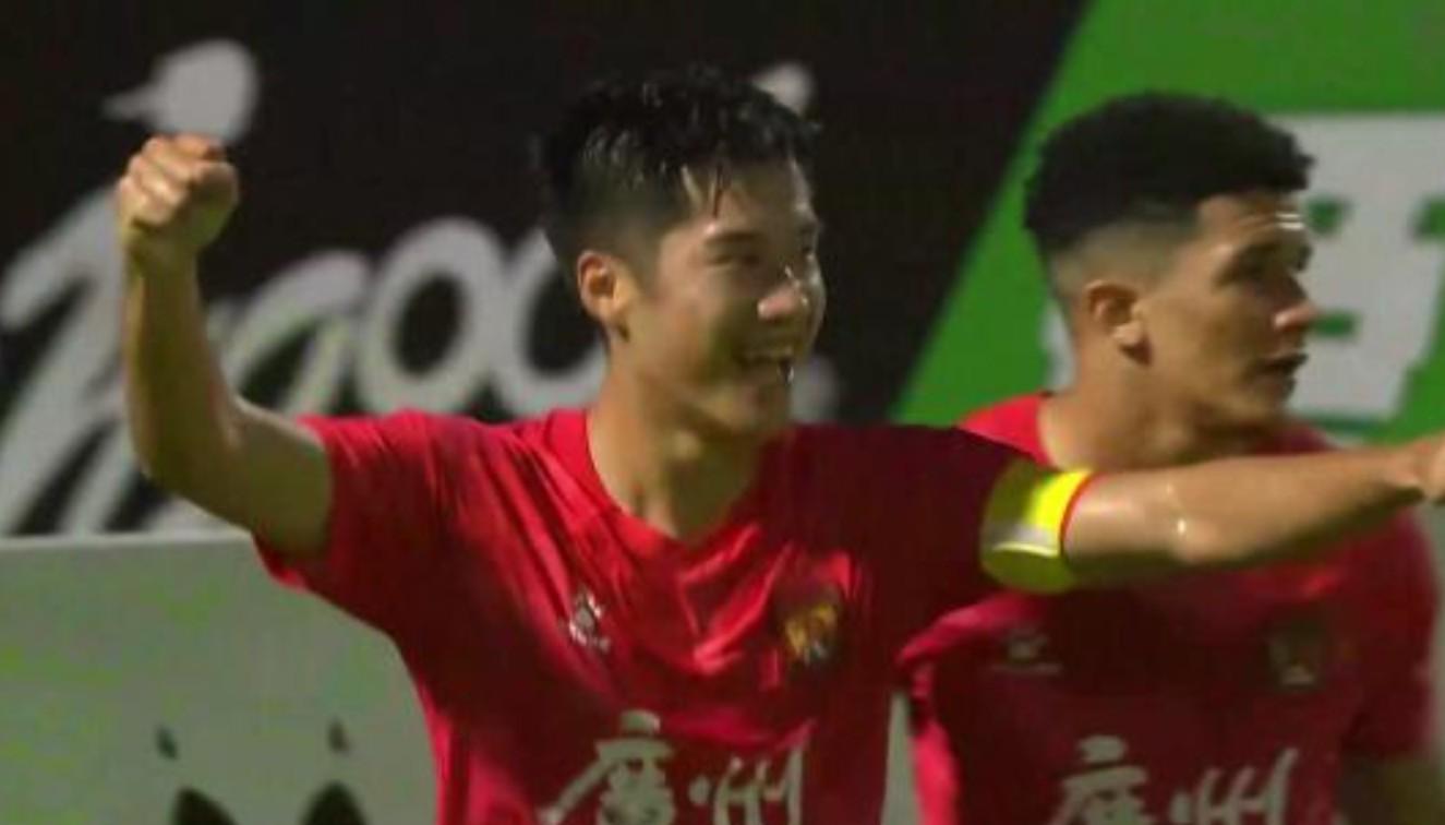 容了我, 训练让我学, 包括广州队