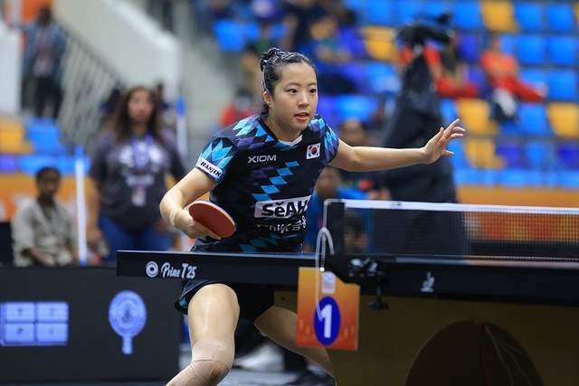 敦举行的W, 韩国男女代